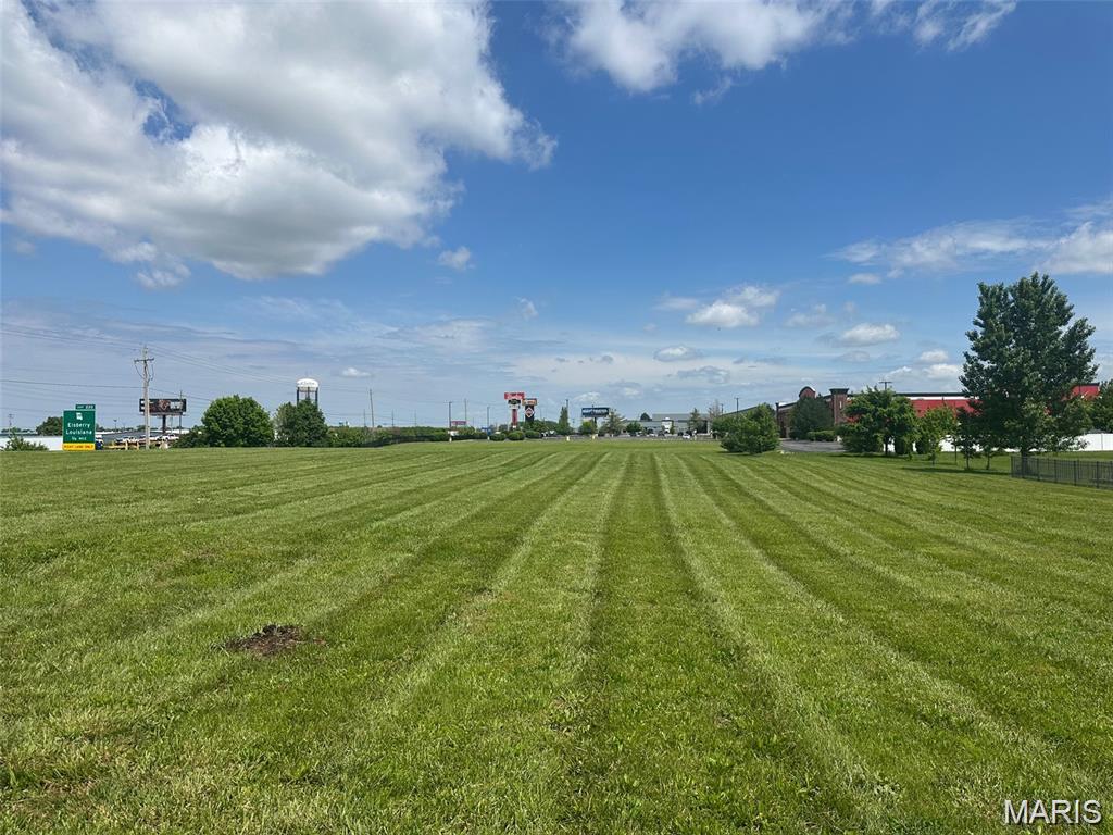5th image of 8100 Veterans Memorial Parkway Parkway, St Peters, MO 63366 | MLS# MIS26023956