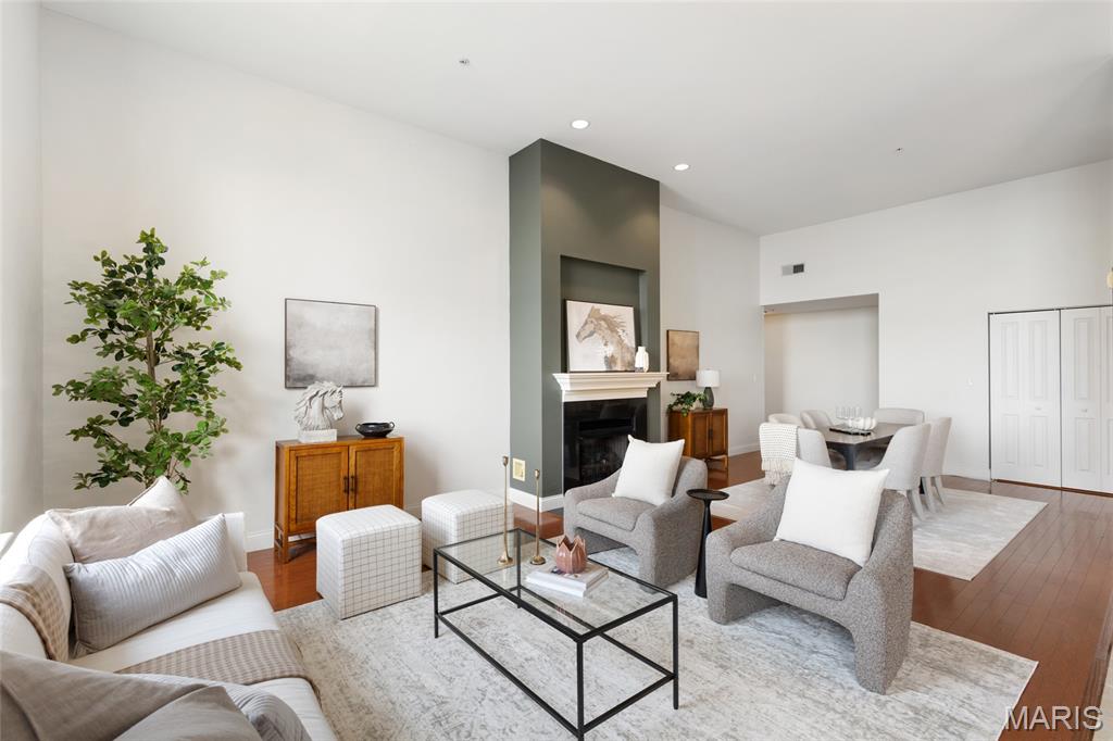 3rd image of 1515 Lafayette Ave #418, St Louis, MO 63104 | MLS# MIS26024116