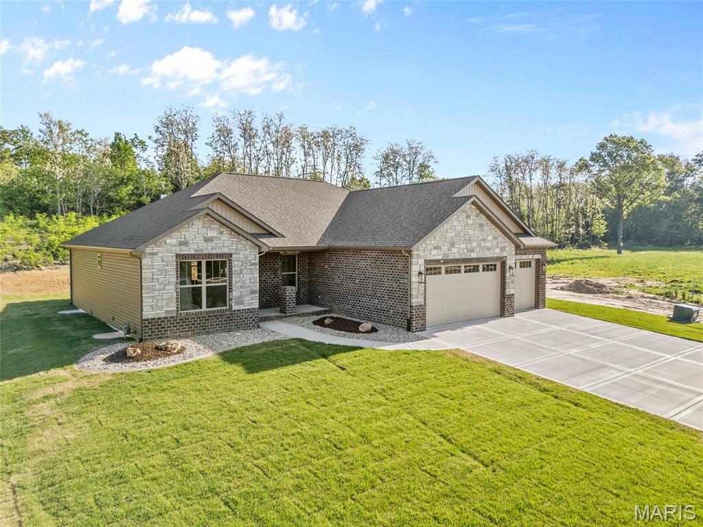 Homes for sale in Maryville, IL | 2947 Bluff Ridge Ct, Maryville, IL 62062 | MLS# MIS26024899