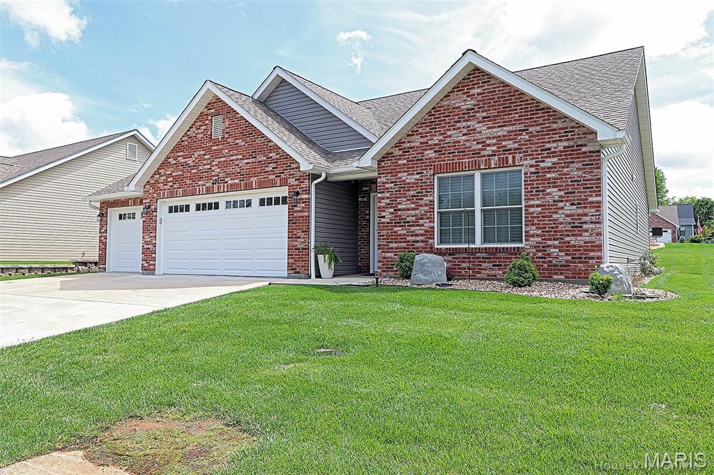 Homes for sale in Farmington, MO | 340 Cottonwood Ln, Farmington, MO 63640 | MLS# MIS26024939