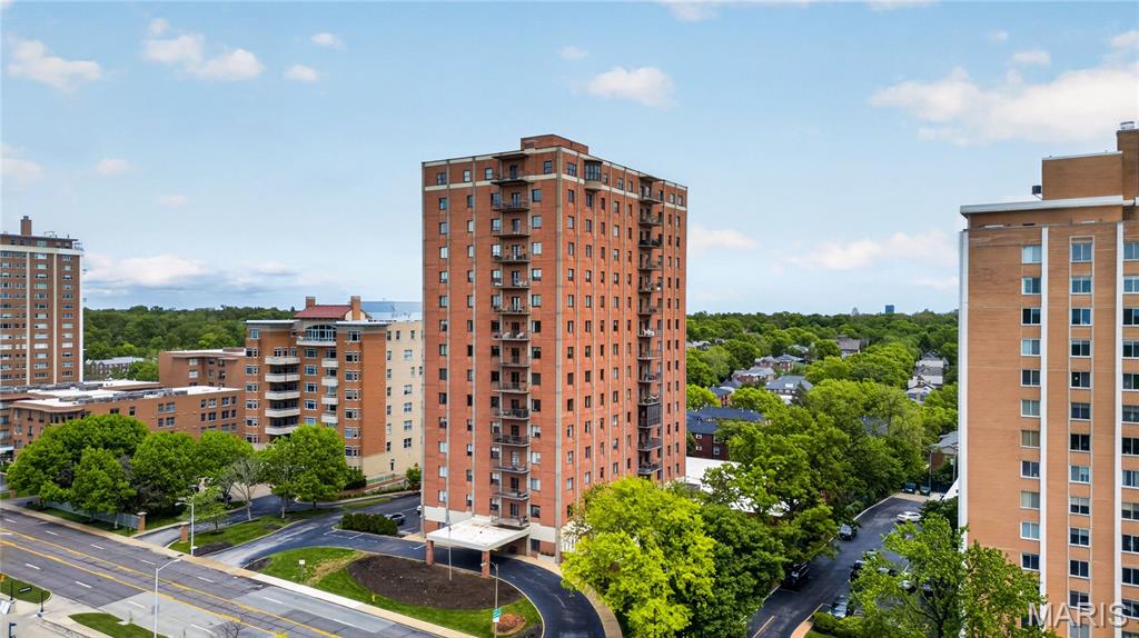 Homes for sale in Clayton, MO | 816 S Hanley Rd #14B, Clayton, MO 63105 | MLS# MIS26025107