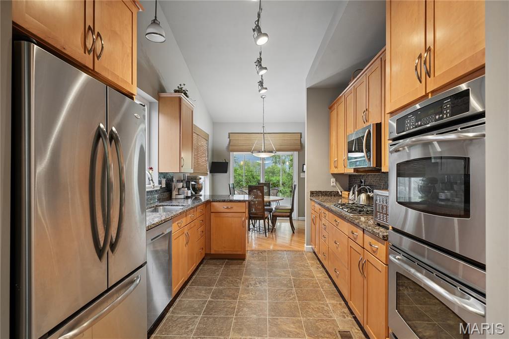 Homes for sale in Saint Louis, MO | 8923 Hilltop Manor Dr, Saint Louis, MO 63132 | MLS# MIS26025202