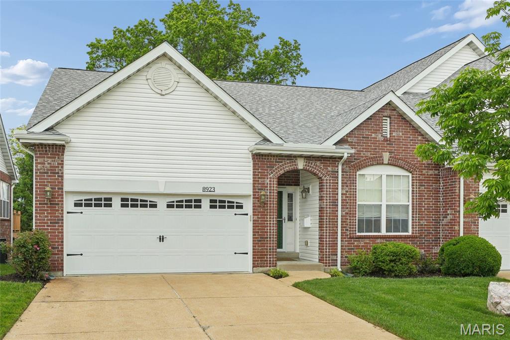 Homes for sale in Saint Louis, MO | 8923 Hilltop Manor Dr, Saint Louis, MO 63132 | MLS# MIS26025202