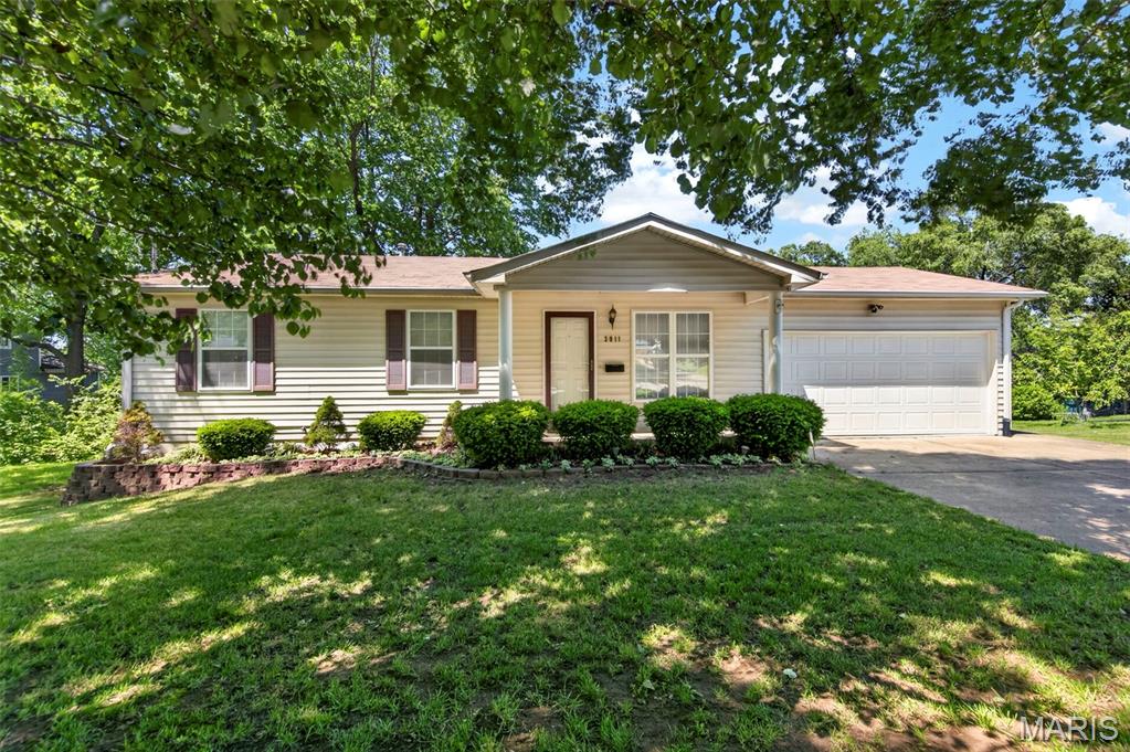 Homes for sale in Saint Ann, MO | 3911 Jane Ave, Saint Ann, MO 63074 | MLS# MIS26025406