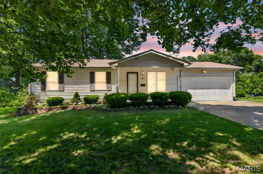 Homes for sale in Saint Ann, MO | 3911 Jane Ave, Saint Ann, MO 63074 | MLS# MIS26025406