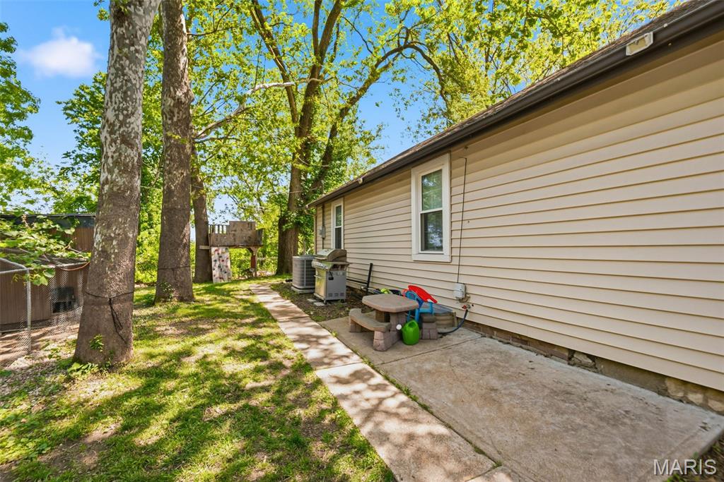 Homes for sale in St Charles, MO | 2427 N 7Th St, St Charles, MO 63301 | MLS# MIS26025414