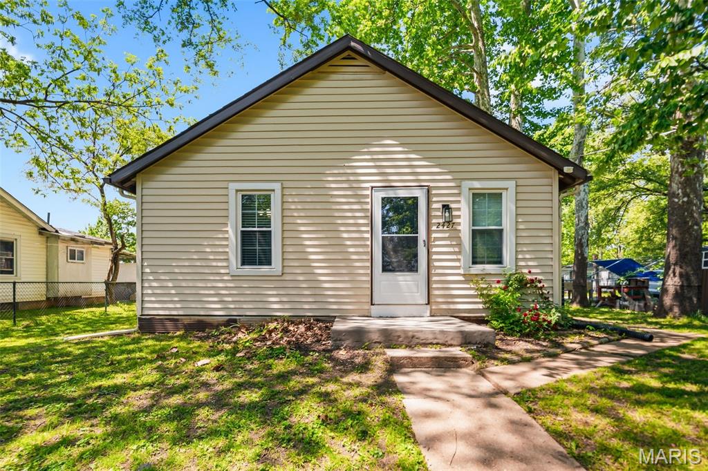 Homes for sale in St Charles, MO | 2427 N 7th St, St Charles, MO 63301 | MLS# MIS26025414
