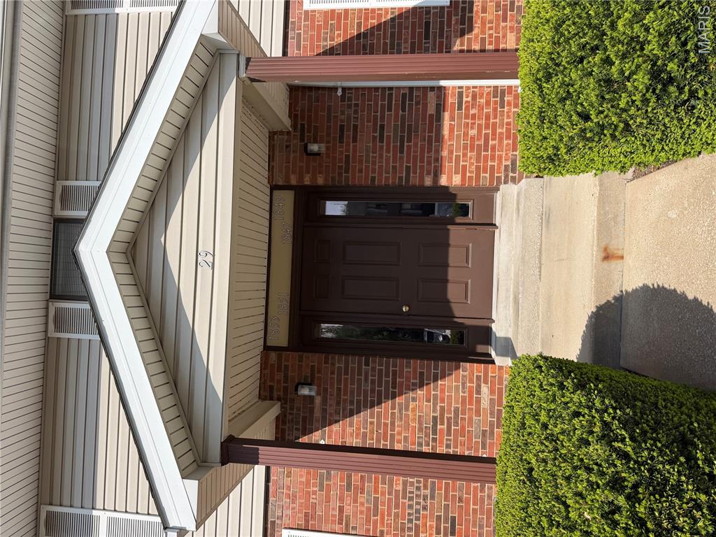 2nd image of 1853 High Sun Dr #Building 29, Florissant, MO 63031 | MLS# MIS26026096