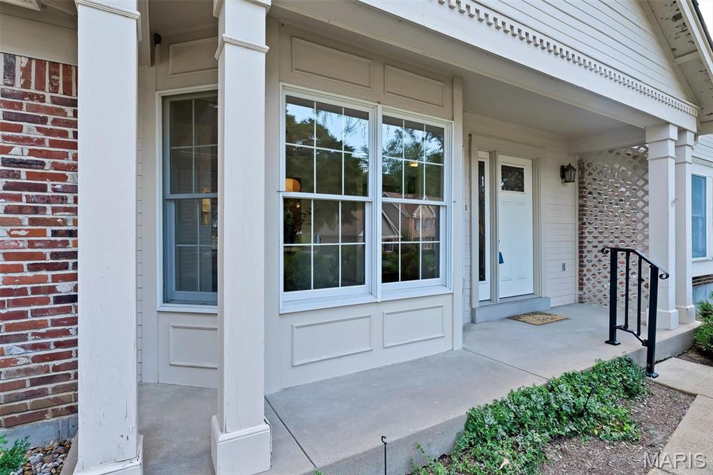 4th image of 324 W Manor Dr, Chesterfield, MO 63017 | MLS# MIS26026344