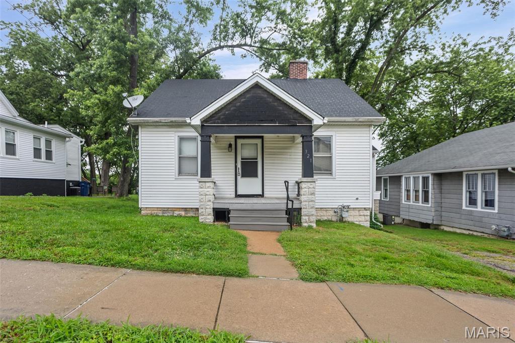 Homes for sale in Belleville, IL | 321 W Cleveland Ave, Belleville, IL 62220 | MLS# MIS26026709