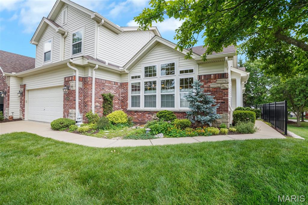 3rd image of 14762 Thornbird Manor Parkway Parkway, Chesterfield, MO 63017 | MLS# MIS26027189
