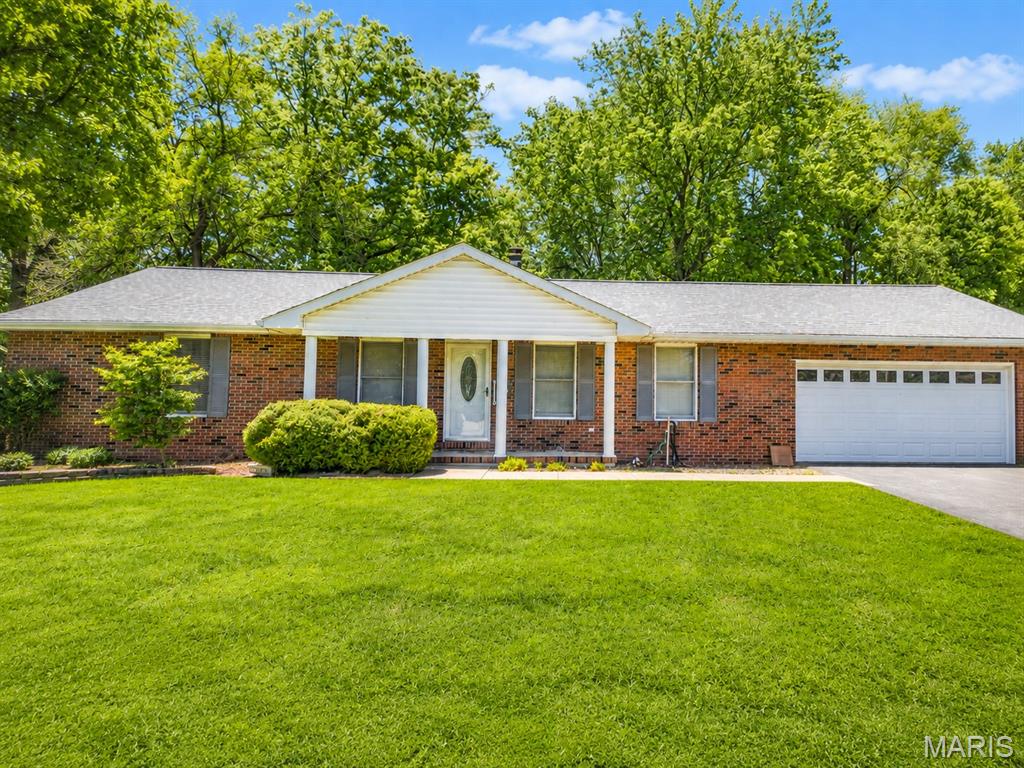 Homes for sale in Bethalto, IL | 12 Michael Ct, Bethalto, IL 62010 | MLS# MIS26028218