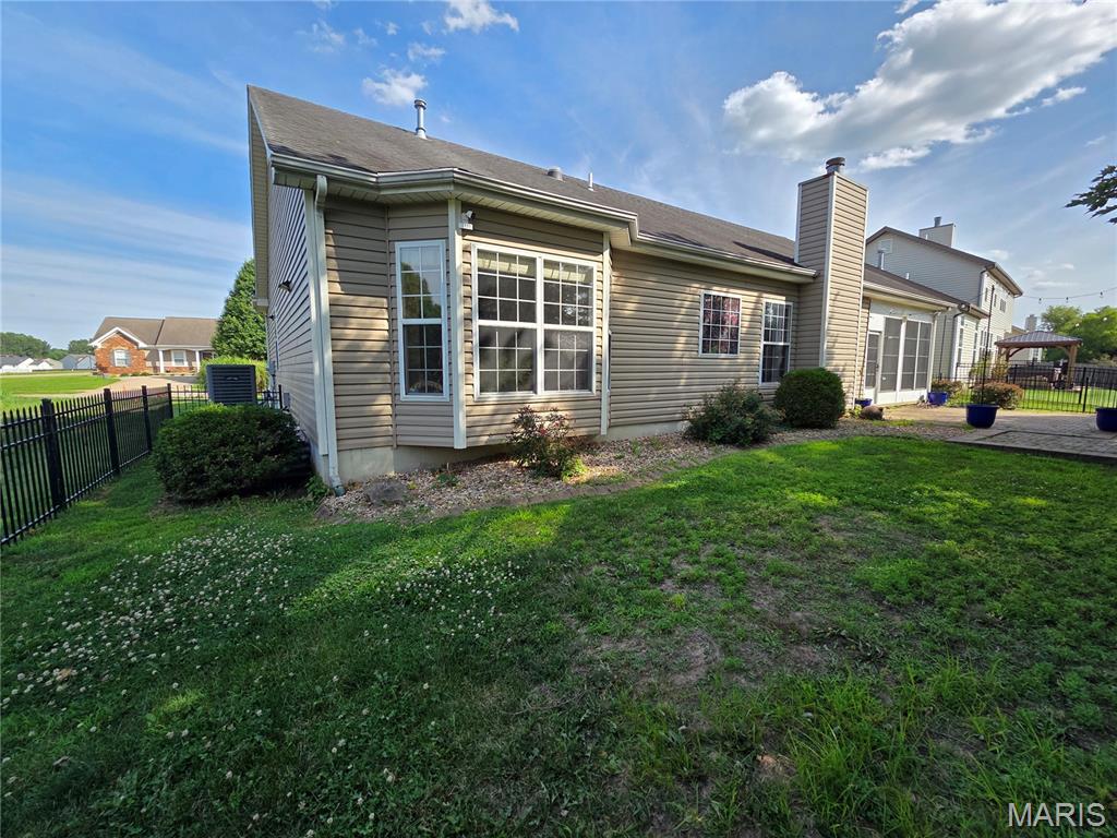 Homes for sale in Belleville, IL | 3406 Chippewa Dr, Belleville, IL 62221 | MLS# MIS26028309