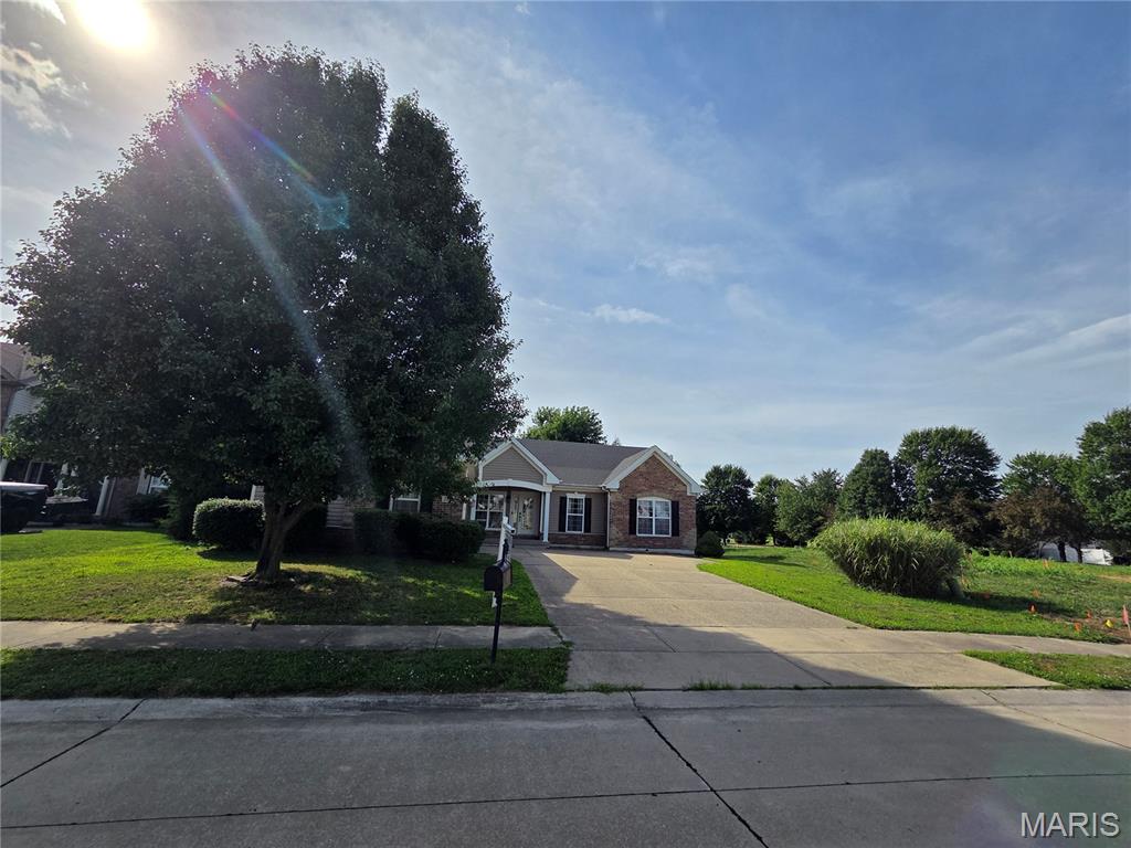Homes for sale in Belleville, IL | 3406 Chippewa Dr, Belleville, IL 62221 | MLS# MIS26028309