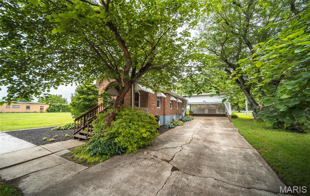 Homes for sale in St James, MO | 218 W Eldon St, St James, MO 65559 | MLS# MIS26028539