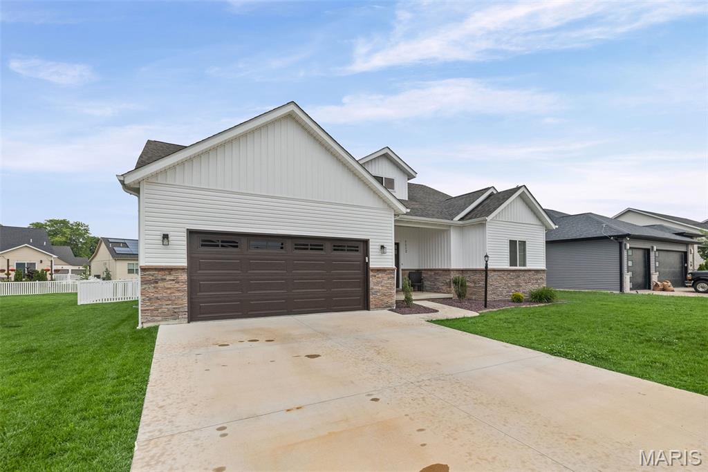 Homes for sale in Glen Carbon, IL | 7112 Richmond Dr, Glen Carbon, IL 62034 | MLS# MIS26028881