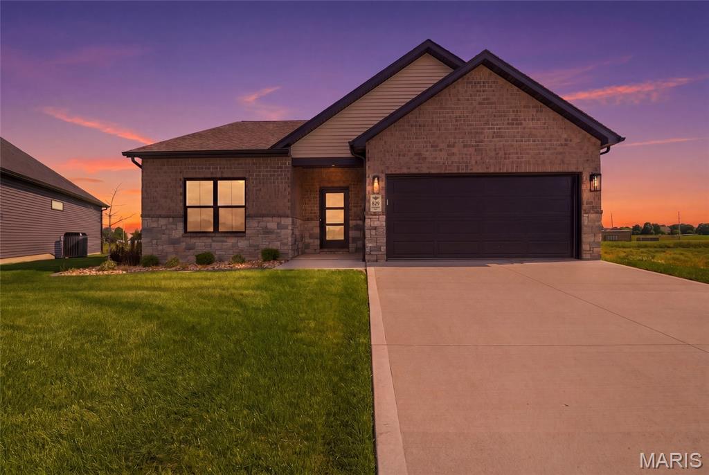 2nd image of 829 Bushwood Wy, O Fallon, IL 62269 | MLS# MIS26029188