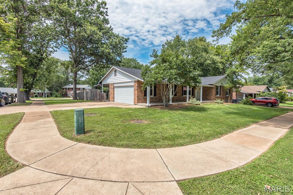 3rd image of 3633 Rue De Renard, Florissant, MO 63034 | MLS# MIS26029374
