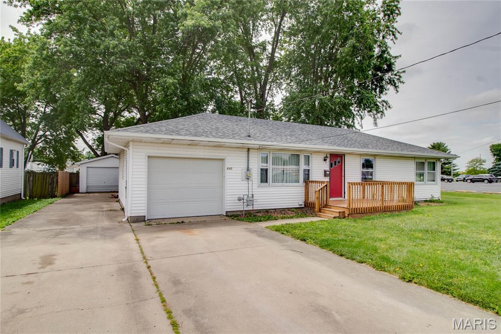 Homes for sale in Waverly, IL | 440 West State St, Waverly, IL 62692 | MLS# MIS26029497