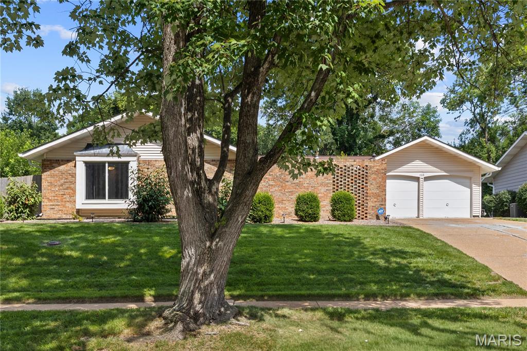 3rd image of 486 Ironwood Dr, Ballwin, MO 63011 | MLS# MIS26029791