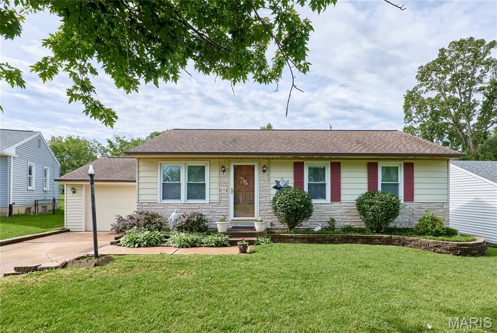 Homes for sale in St Louis, MO | 10808 Three Court Dr, St Louis, MO 63123 | MLS# MIS26030513