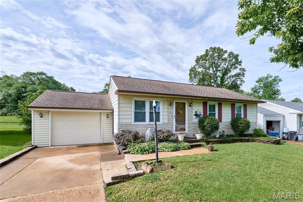 Homes for sale in St Louis, MO | 10808 Three Court Dr, St Louis, MO 63123 | MLS# MIS26030513
