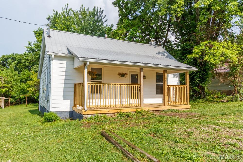 Homes for sale in Richland, MO | 220 Warren St, Richland, MO 65556 | MLS# MIS26030912
