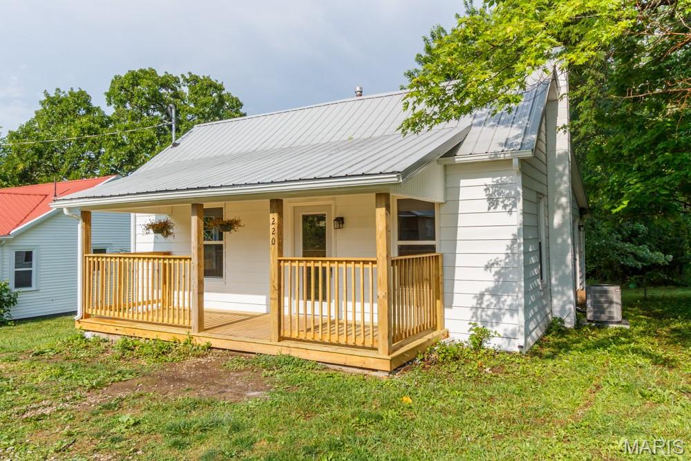 Homes for sale in Richland, MO | 220 Warren St, Richland, MO 65556 | MLS# MIS26030912