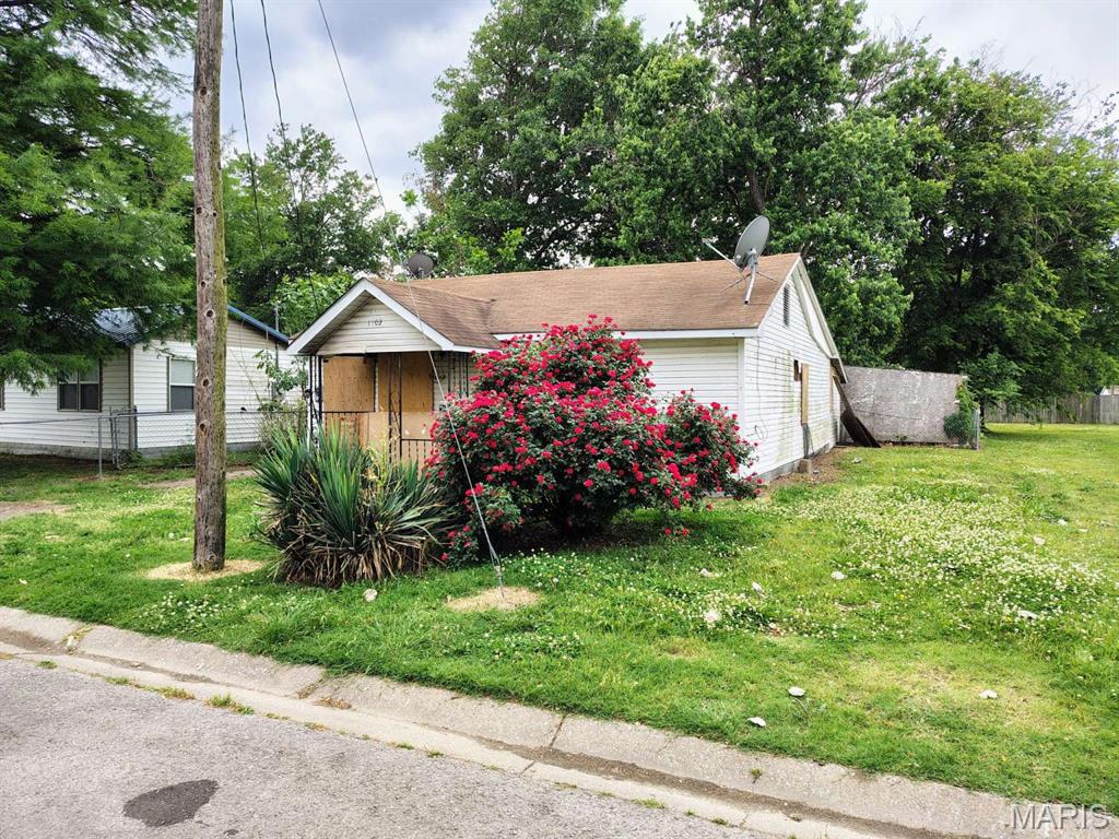Homes for sale in Caruthersville, MO | 1102 Madison Ave, Caruthersville, MO 63830 | MLS# MIS26030919