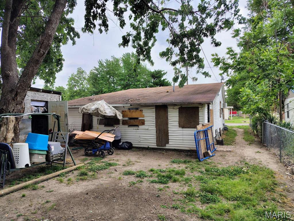 Homes for sale in Caruthersville, MO | 1102 Madison Ave, Caruthersville, MO 63830 | MLS# MIS26030919