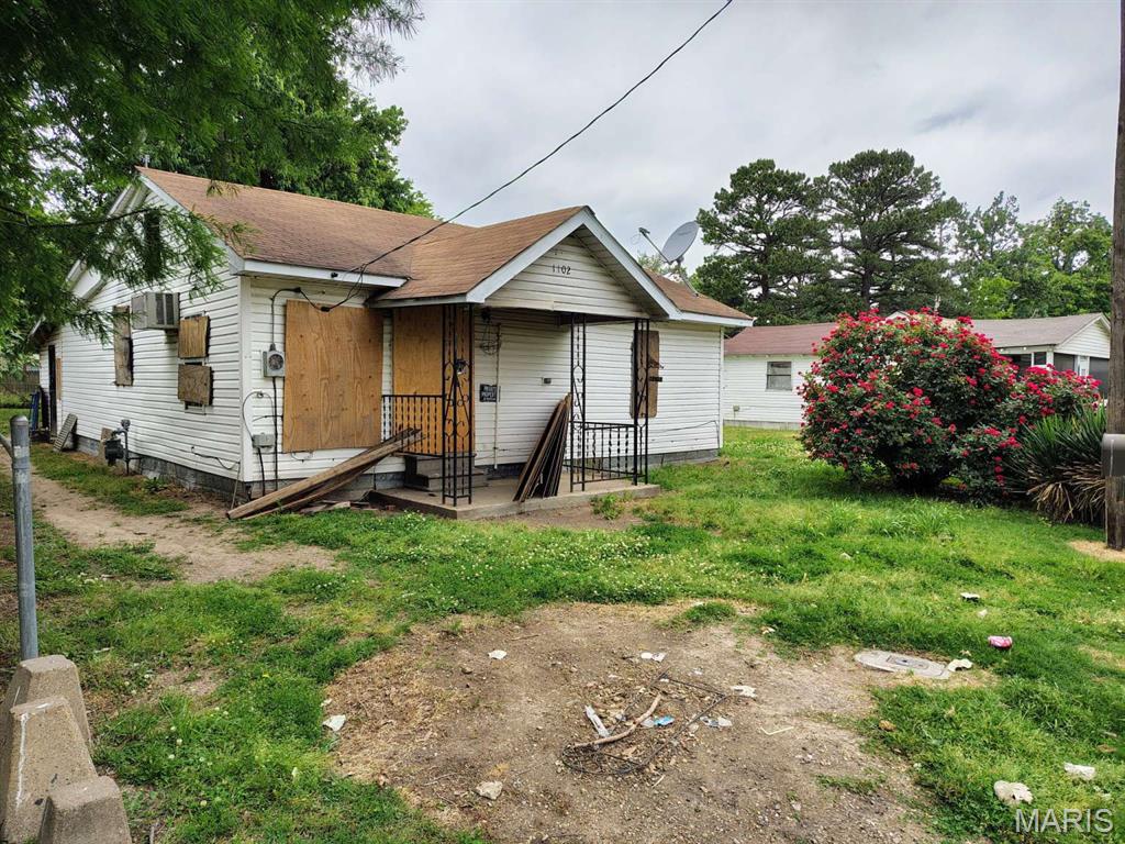 Homes for sale in Caruthersville, MO | 1102 Madison Ave, Caruthersville, MO 63830 | MLS# MIS26030919
