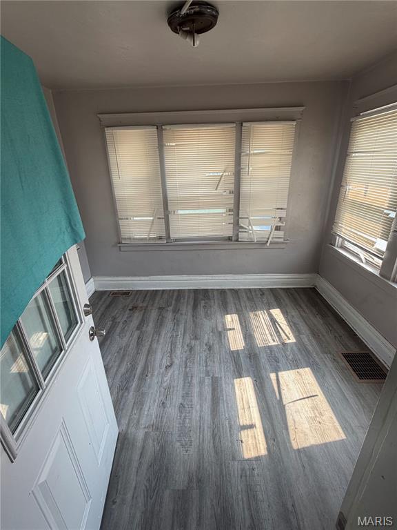 3rd image of 4325 Rosewood Ave, Saint Louis, MO 63120 | MLS# MIS26030942