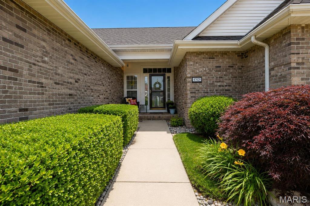 Homes for sale in Alton, IL | 4632 Magnolia Pl, Alton, IL 62002 | MLS# MIS26031196