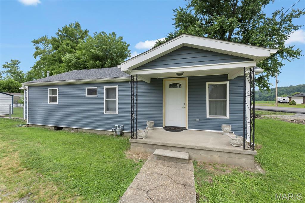 Homes for sale in Chaffee, MO | 301 W State St, Chaffee, MO 63740 | MLS# MIS26031278