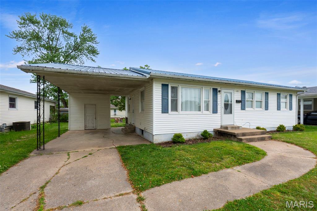 Homes for sale in Chaffee, MO | 105 West Clarman, Chaffee, MO 63740 | MLS# MIS26031386