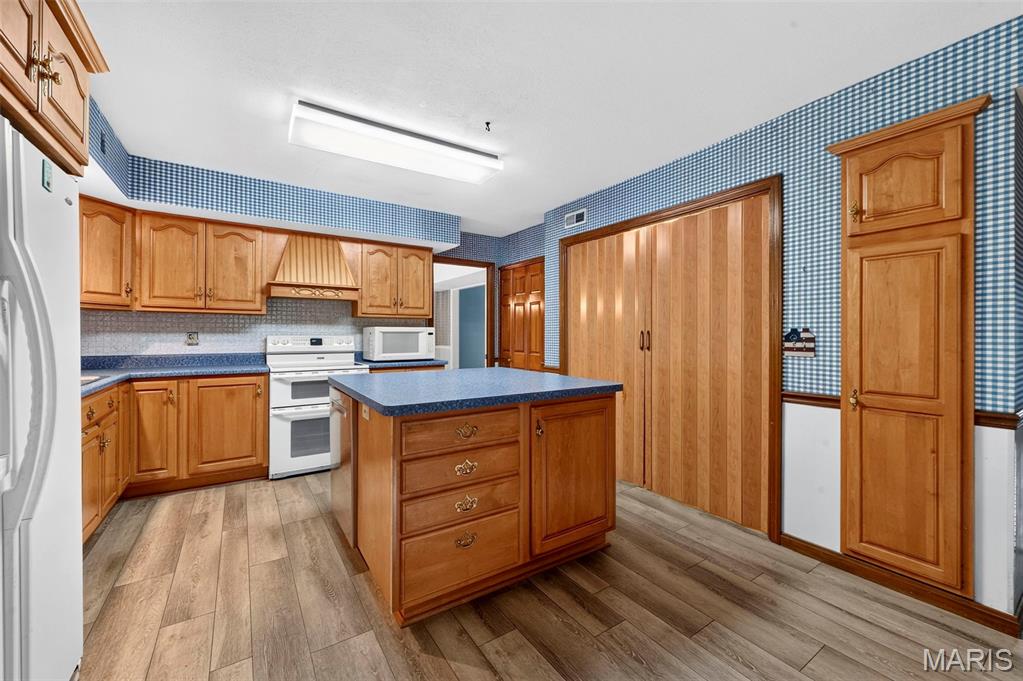 2nd image of 908 Devonshire Ln, Saint Charles, MO 63301 | MLS# MIS26031387