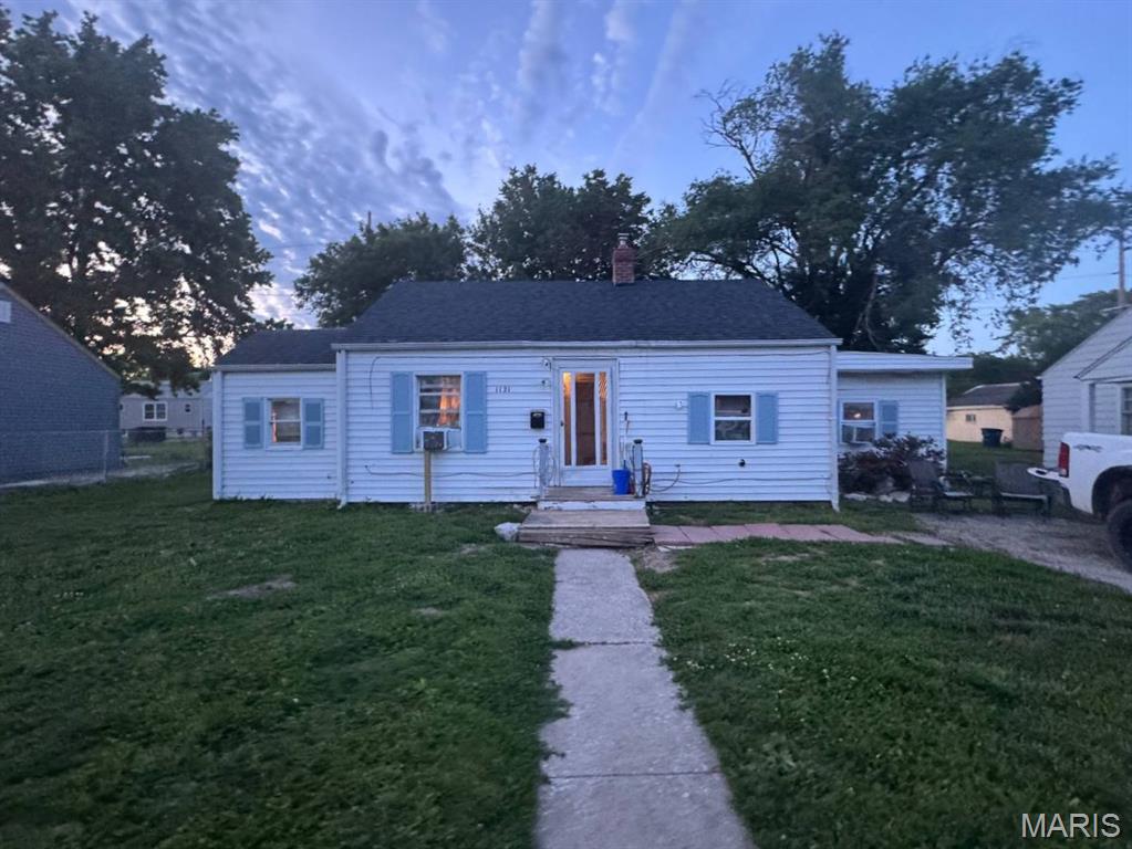 Homes for sale in Wood River, IL | 1121 E Lorena Ave, Wood River, IL 62095 | MLS# MIS26031715
