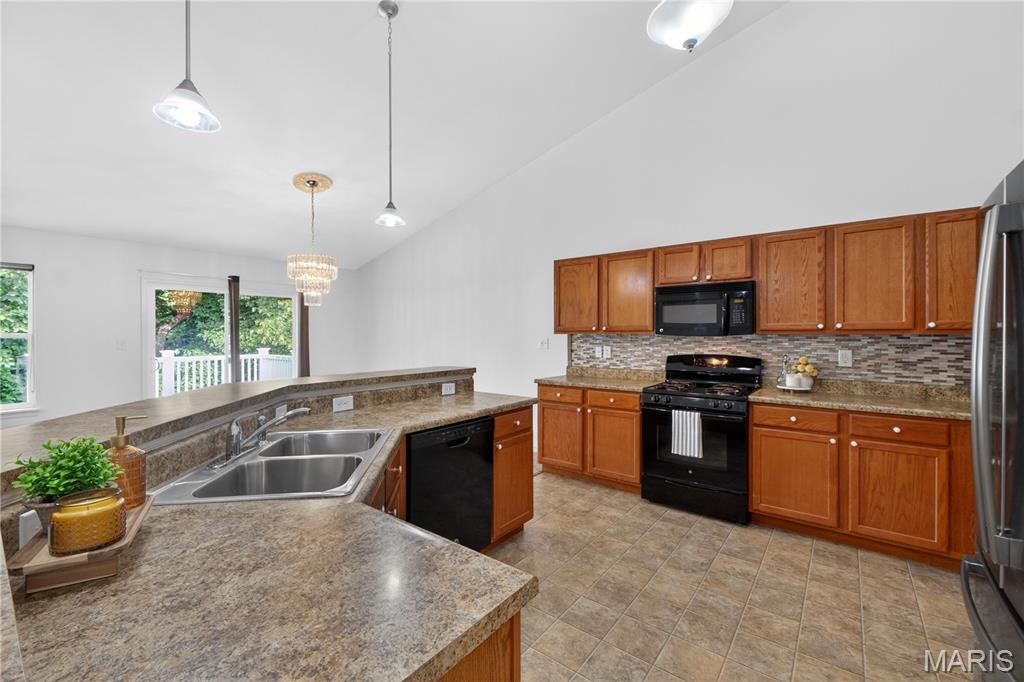 5th image of 403 Newport Dr, St Peters, MO 63376 | MLS# MIS26031845