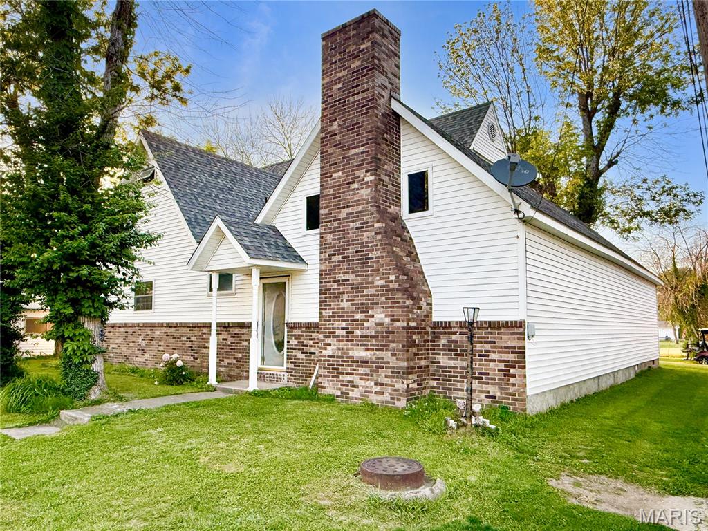 Homes for sale in Shelbyville, MO | 402 W Main St, Shelbyville, MO 63469 | MLS# MIS26032132