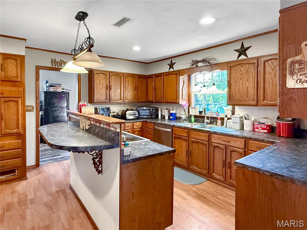 Homes for sale in Shelbyville, MO | 402 W Main St, Shelbyville, MO 63469 | MLS# MIS26032132