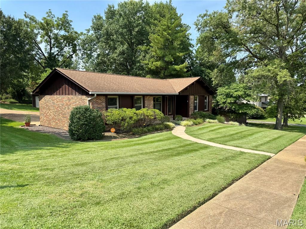 38th image of 660 Hunters Ridge Dr, Saint Louis, MO 63135 | MLS# MIS26032187