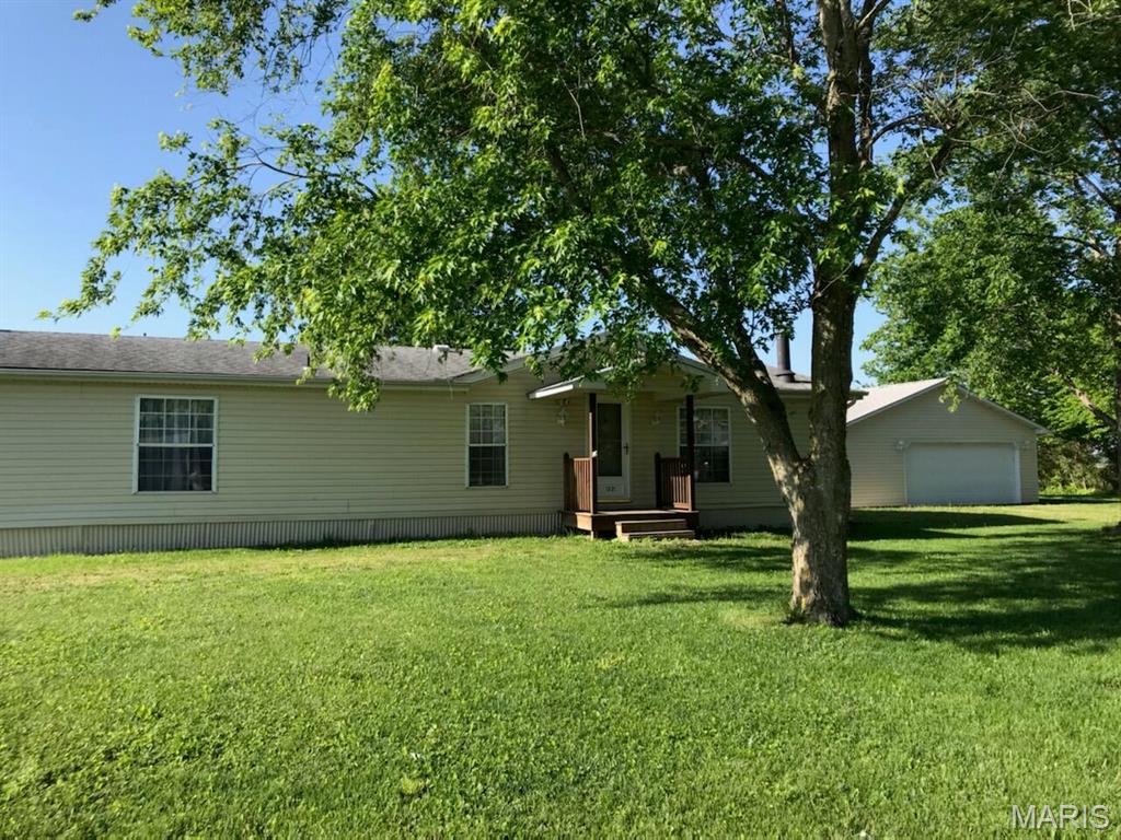 Homes for sale in New Baden, IL | 1221 Mary Irene Rd, New Baden, IL 62265 | MLS# MIS26032502