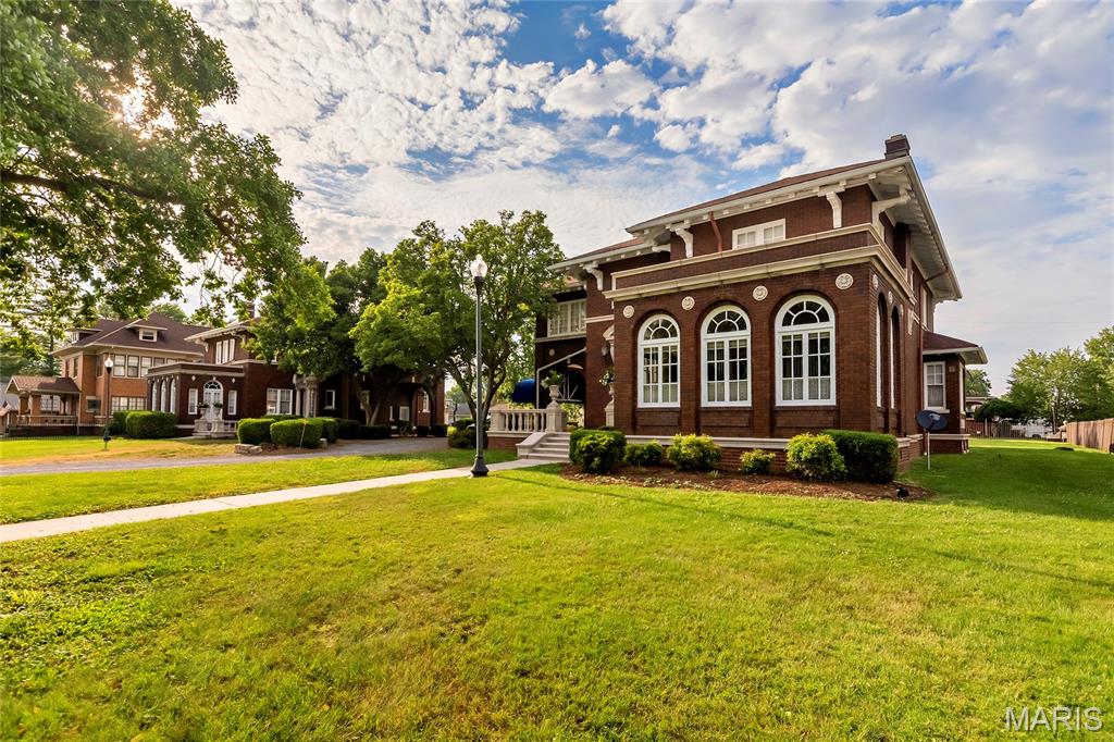 Homes for sale in Harrisburg, IL | 202 W Poplar, Harrisburg, IL 62946 | MLS# MIS26032554