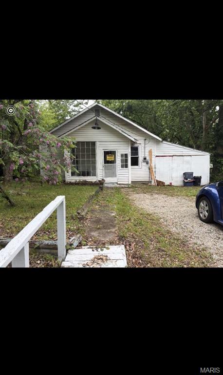 Homes for sale in Bolivar, MO | 904 W Division St, Bolivar, MO 65613 | MLS# MIS26032562