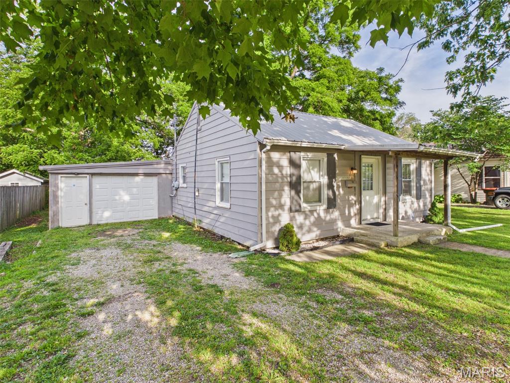 Homes for sale in Lebanon, MO | 1127 Beverly Dr, Lebanon, MO 65536 | MLS# MIS26032607