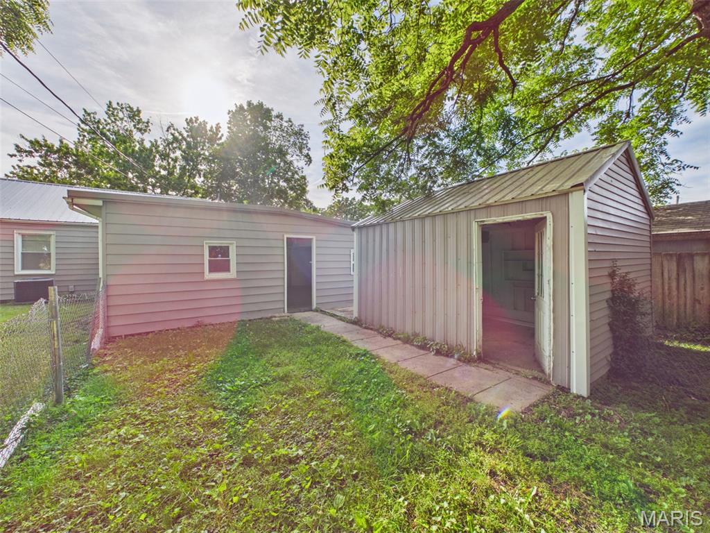 Homes for sale in Lebanon, MO | 1127 Beverly Dr, Lebanon, MO 65536 | MLS# MIS26032607