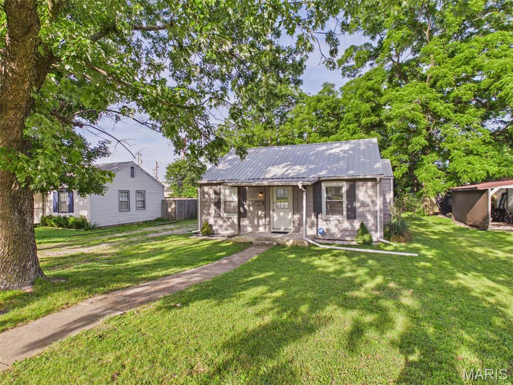 Homes for sale in Lebanon, MO | 1127 Beverly Dr, Lebanon, MO 65536 | MLS# MIS26032607