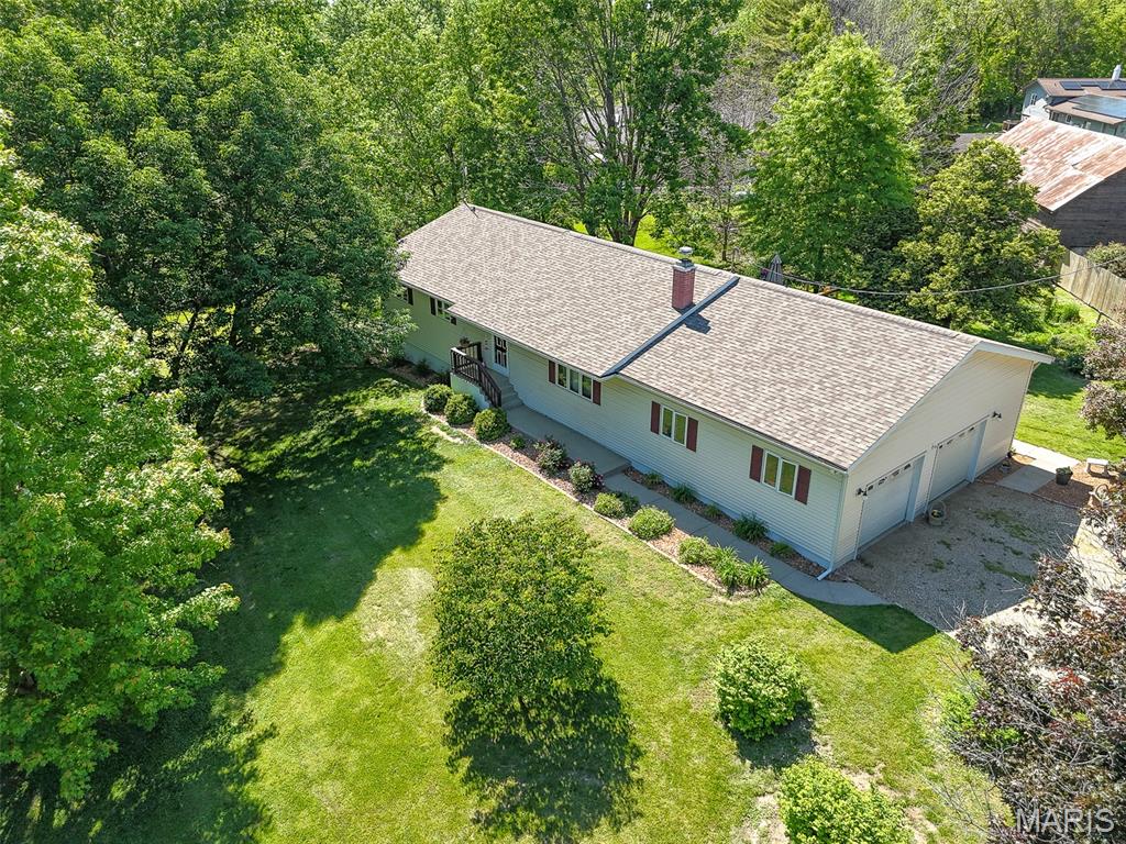 Homes for sale in Carlinville, IL | 2 Hickory Ln, Carlinville, IL 62626 | MLS# MIS26032622