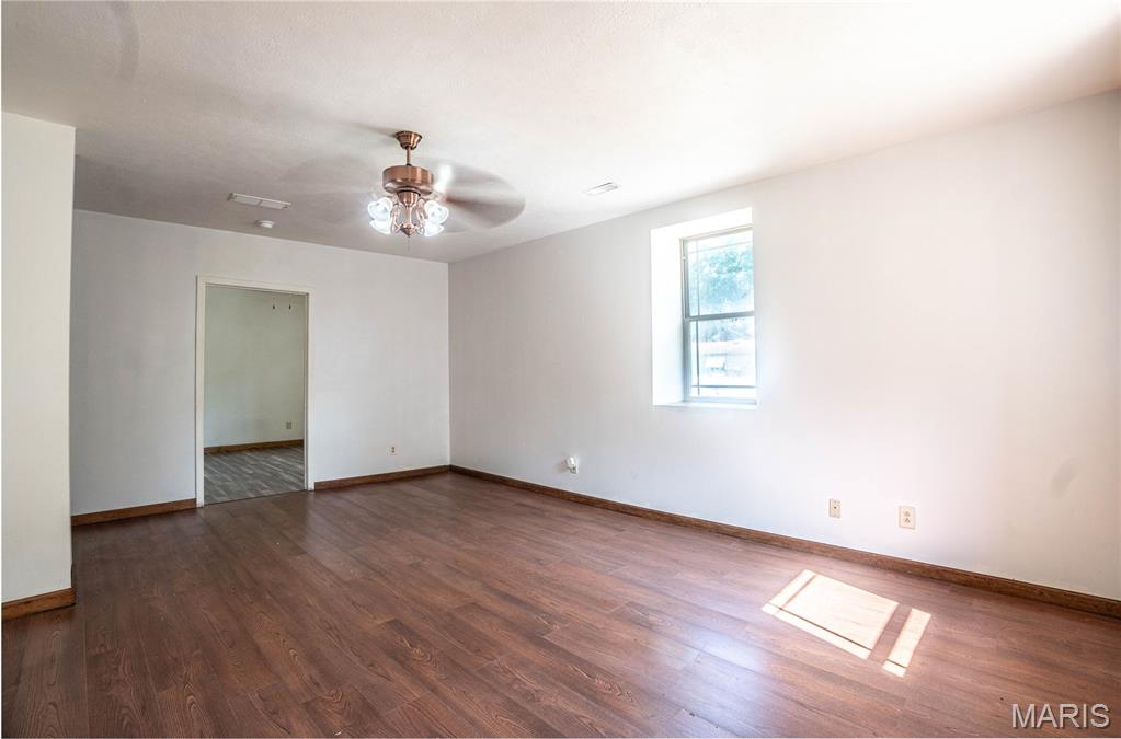 2nd image of 251 7th St, Carlyle, IL 62231 | MLS# MIS26032631