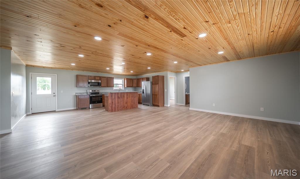 Homes for sale in Owensville, MO | 904 Schuenmeyer Rd, Owensville, MO 65066 | MLS# MIS26032666